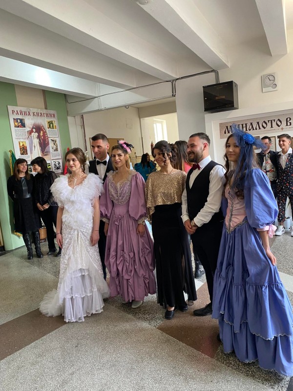 Учители и ученици от Механото посетиха партньорите си от ПГЛП „Райна Княгиня“ Хасково