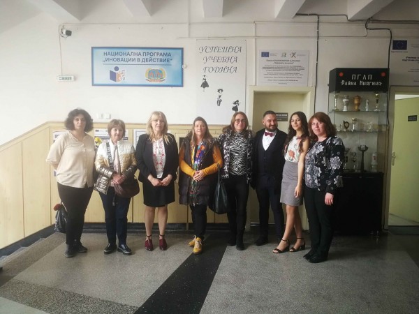 Учители и ученици от Механото посетиха партньорите си от ПГЛП „Райна Княгиня“ Хасково