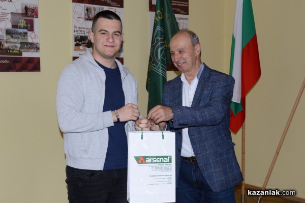 Наградиха най-добрите хаджиеновци от състезанието на Арсенал, което сложи финала на Месеца на професиите