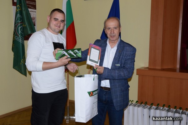 Наградиха най-добрите хаджиеновци от състезанието на Арсенал, което сложи финала на Месеца на професиите