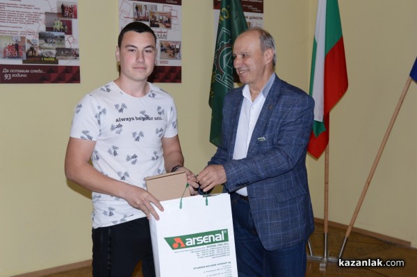 Наградиха най-добрите хаджиеновци от състезанието на Арсенал, което сложи финала на Месеца на професиите