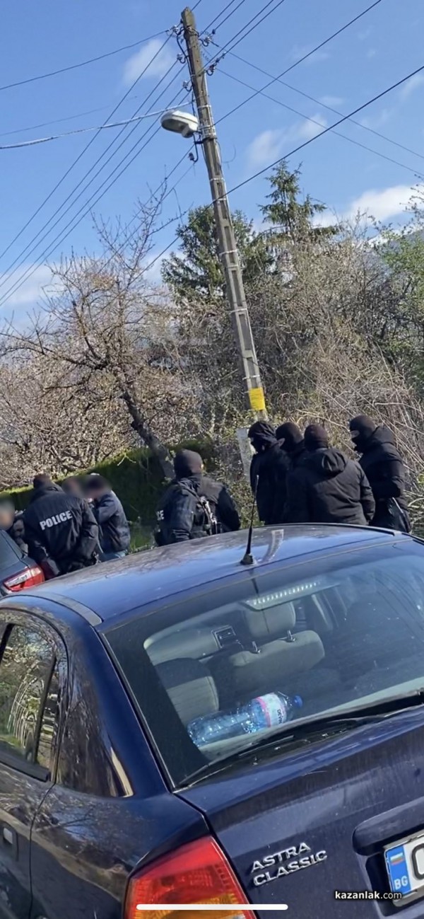 Откриха бали с незаконен тютюн в къща в Крън при днешната акция