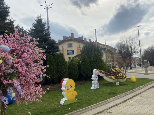 Още по-цветен Казанлък в навечерието на Великден