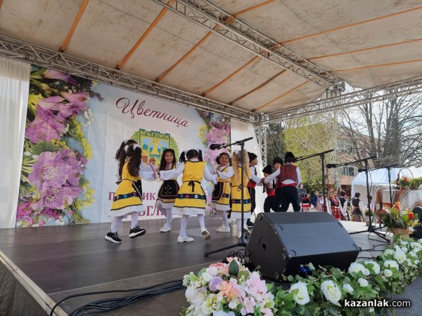 Вицепрезидентът Илияна Йотова бе гост на празника на Мъглиж днес