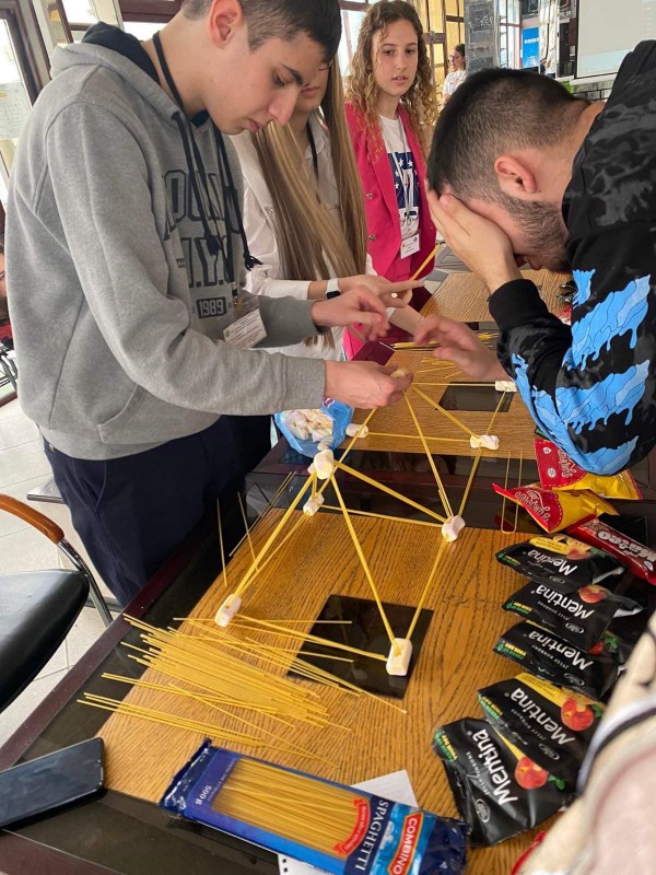 Младежи от Казанлък обмениха опит и добри практики със свои връстници в Горна Оряховица