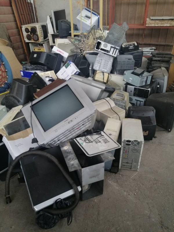 Казанлъчани изхвърлиха рекордните 137 490 кг. ненужни вещи и дрехи