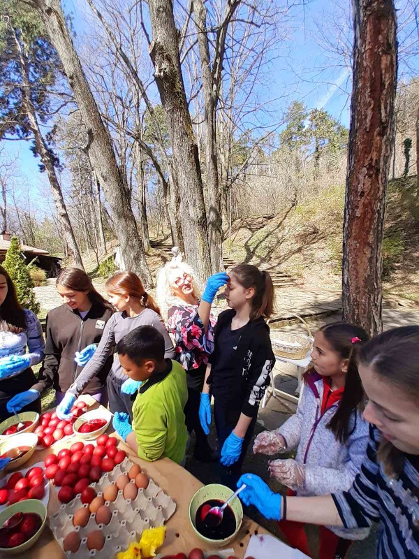 На Велики четвъртък отново бе спазена традицията в Шипченския манастир “Рождество Христово“ 