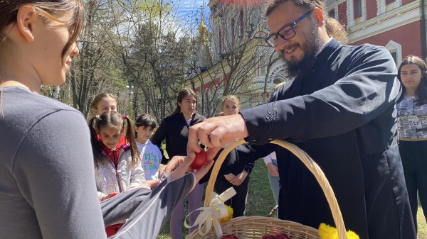 На Велики четвъртък отново бе спазена традицията в Шипченския манастир “Рождество Христово“ 