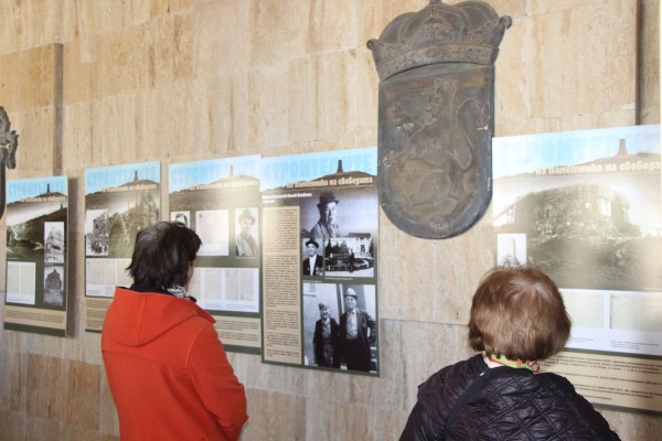 Изложбата „Строителите на Паметника на свободата“ бе представена в Монтана