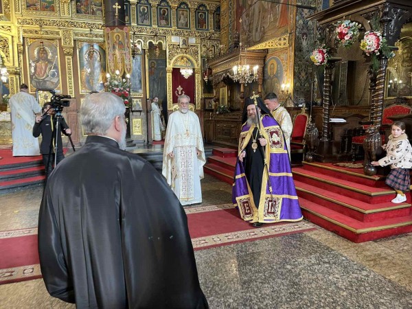 Митрополит Киприан: Всички сме в очакване на чудото - слизането на Благодатния огън