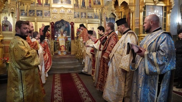 На Светли понеделник - митрополит Киприан служи в храм-паметника “Рождество Христово”