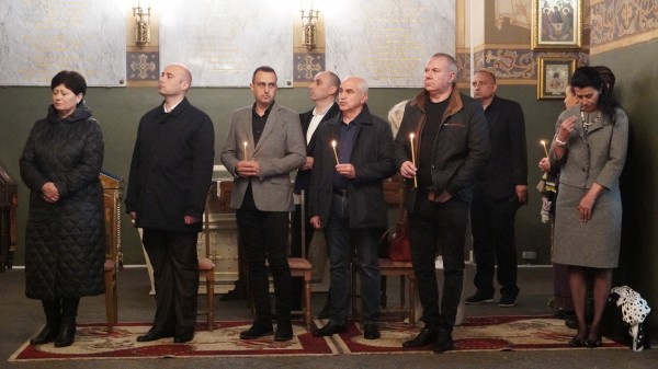 На Светли понеделник - митрополит Киприан служи в храм-паметника “Рождество Христово”