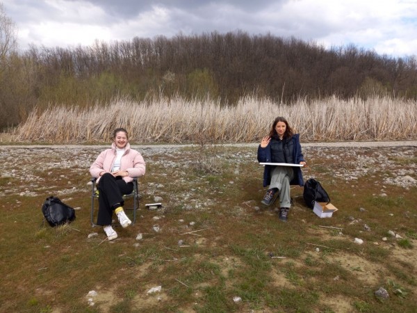 Младите художници от “Арт линия“ се завърнаха от пролетния пленер в село Яковци