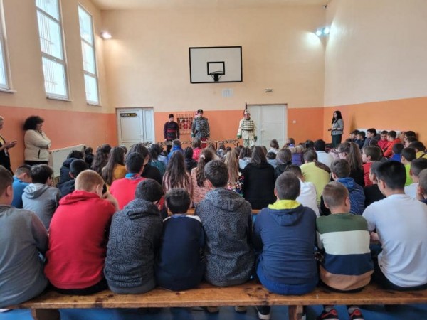 НД “Традиция“ впечатли кирковци с демонстрация и урок по родолюбие