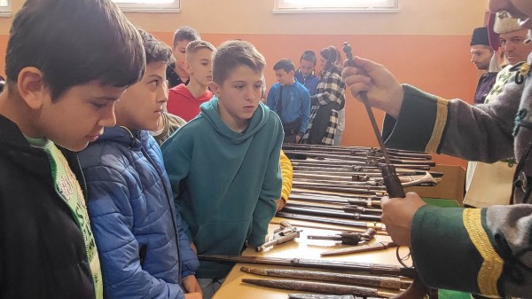 НД “Традиция“ впечатли кирковци с демонстрация и урок по родолюбие