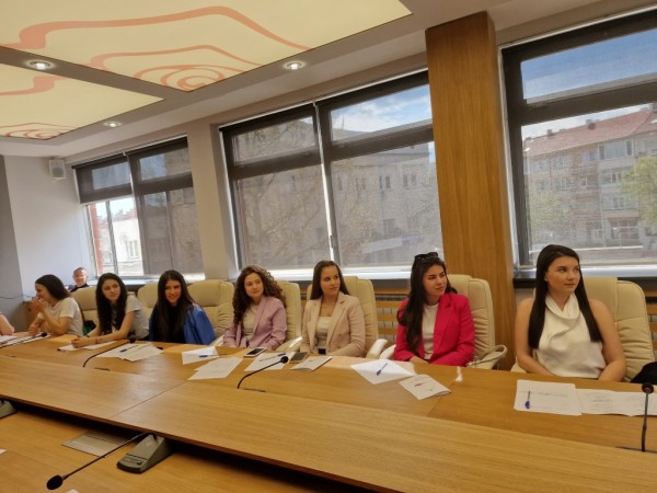 Над 20 момичета ще се борят за короната на Царица Роза 2023