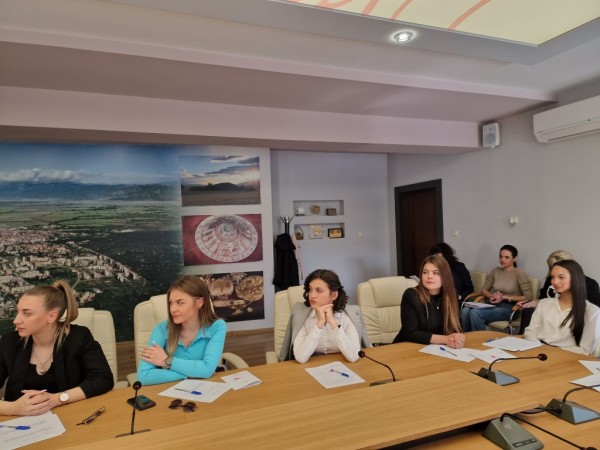 Над 20 момичета ще се борят за короната на Царица Роза 2023