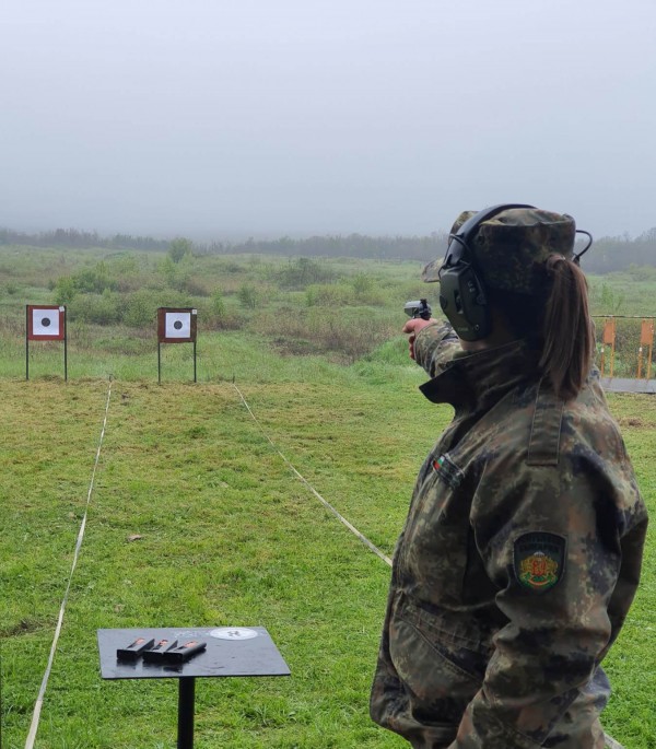Стремци първи в шампионат по стрелба между формированията на Сухопътните войски
