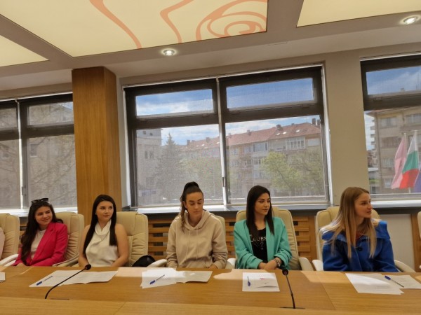 Над 20 момичета ще се борят за короната на Царица Роза 2023