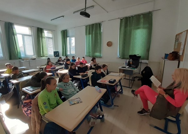 Третокласници от ОУ “Св. Паисий Хилендарски“ изработиха своя книжка с приказка