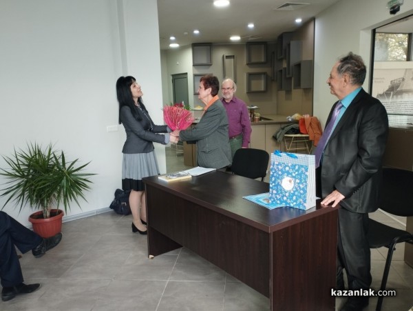 Интересни исторически факти, спомени и задълбочени проучвания за Казанлък и един негов квартал представи в новата си книгата Стефан Саранеделчев