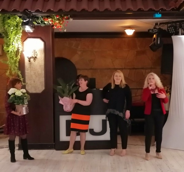 Танцовите клубове “Шипченка“ и “Извори“ отбелязаха рождения си ден заедно с буйна хоротека