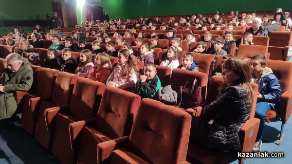 3-дневният фестивал “Театрални искри“ започна днес с 8 представления