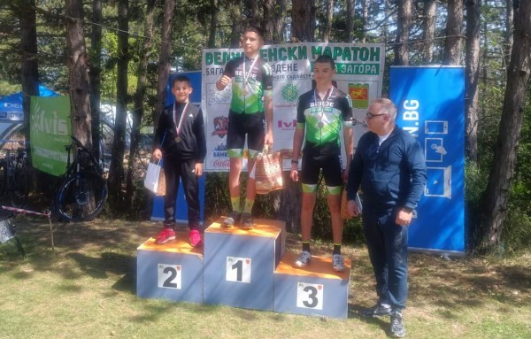 Лястовиците се окичиха с 1 златен и 5 сребърни медала от две състезания