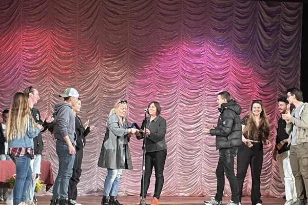 20 награди бяха раздадени в първия театрален фестивал “Театрални искри“