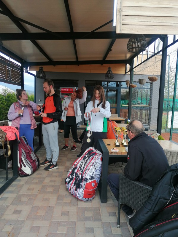 Деница Дочева и Слави Делчев грабнаха златото в любителския тенис турнир за двойки “Heart Open“