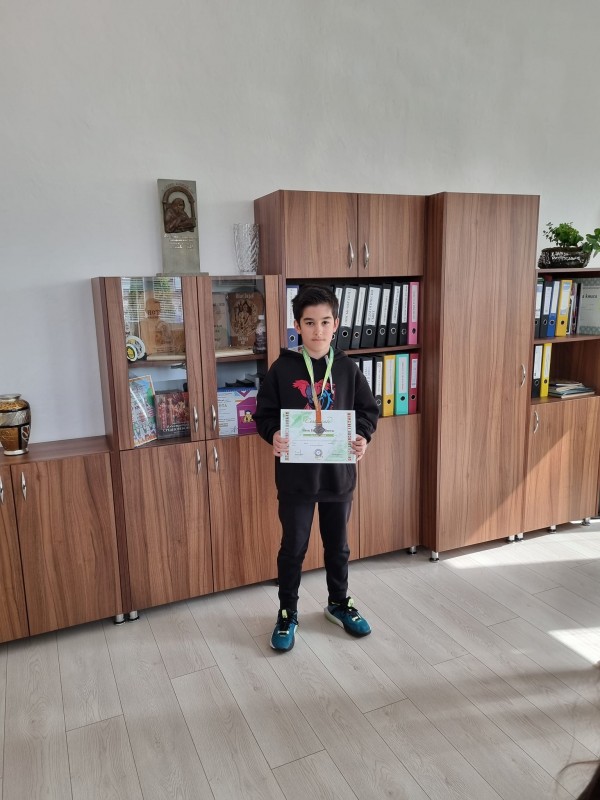 “Математика без граници“ донесе 8 медала на ученици от ОУ “Св. Паисий Хилендарски“