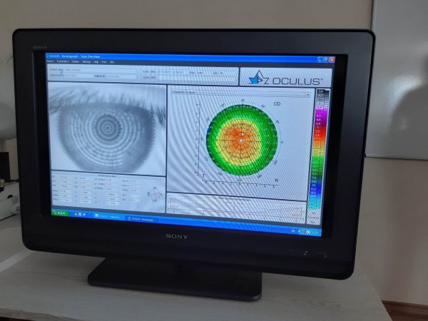 Ученици на хуманитарната гимназия посетиха лабораториите по физика на Софийския университет