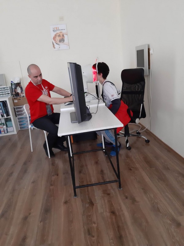 Ученици на хуманитарната гимназия посетиха лабораториите по физика на Софийския университет