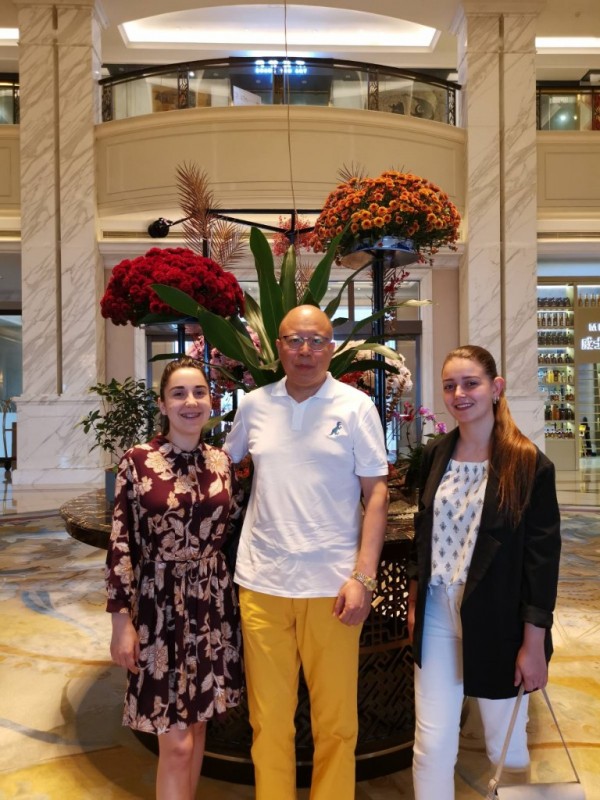 В град Саня, Китай се проведе “1-ия Международен културен фестивал на розата“ 