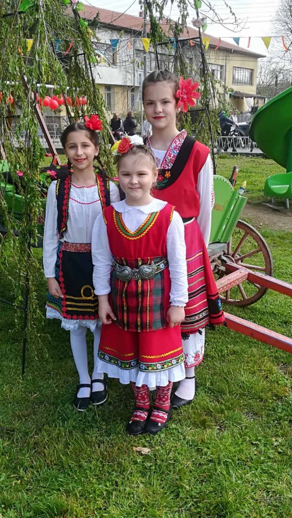 Младите певци от формация „Пеещи звънчета” спечелиха нови отличия