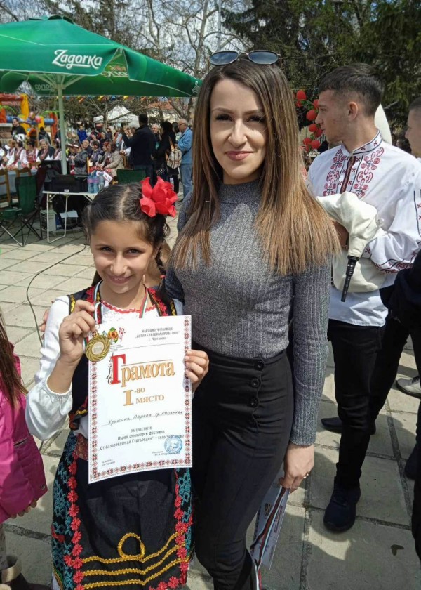 Младите певци от формация „Пеещи звънчета” спечелиха нови отличия