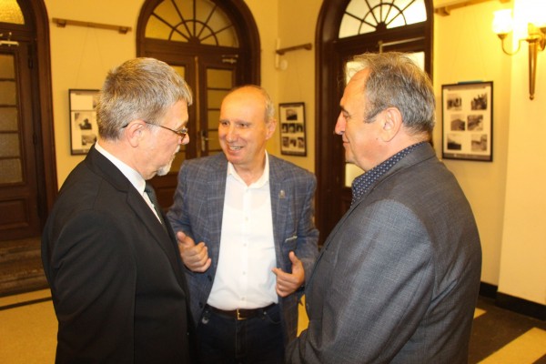 Фотодокументалната изложба „Строи се монумент“ бе представена в БАН