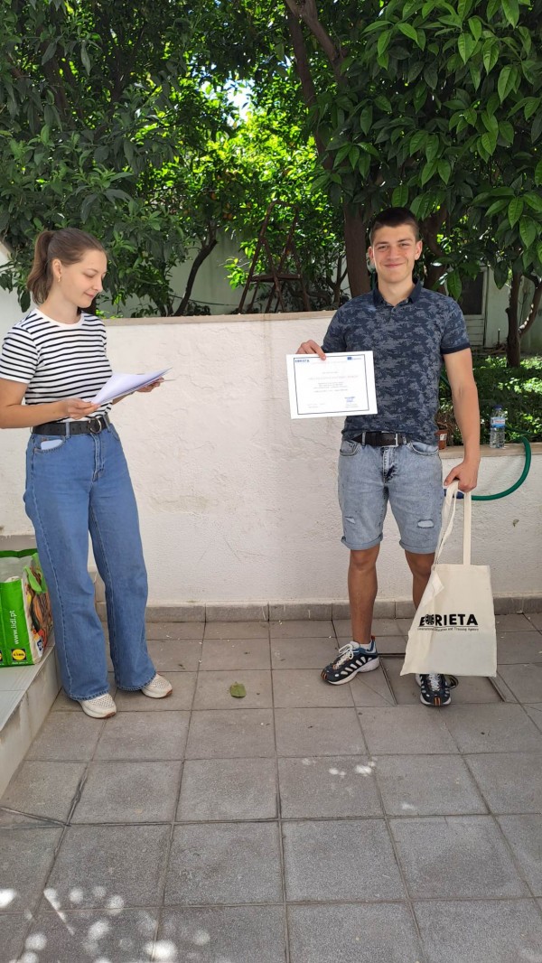 15 ученици от специалност “Електронна търговия“ на ПГЛПТ проведоха двуседмична практика в Лисабон