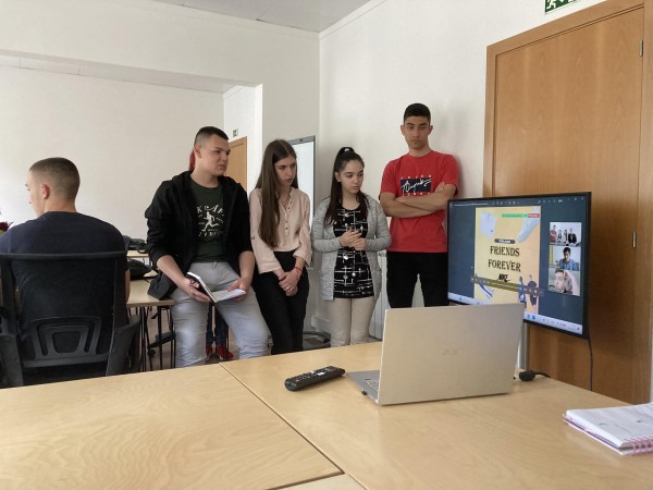 15 ученици от специалност “Електронна търговия“ на ПГЛПТ проведоха двуседмична практика в Лисабон