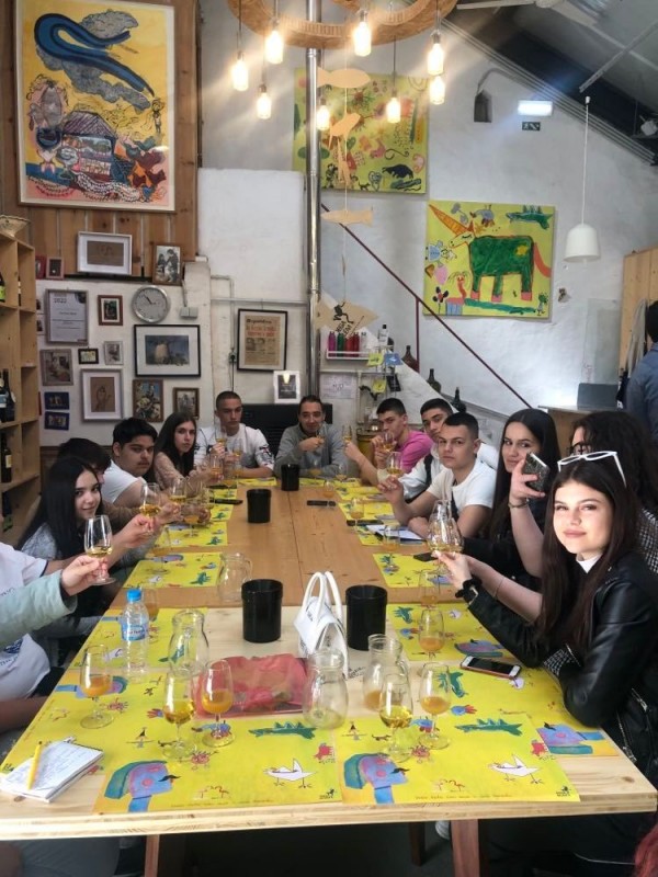 15 ученици от специалност “Електронна търговия“ на ПГЛПТ проведоха двуседмична практика в Лисабон