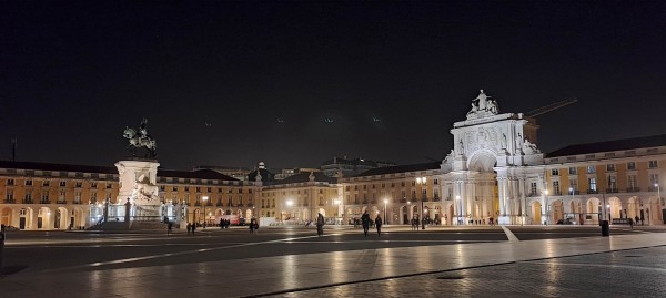 15 ученици от специалност “Електронна търговия“ на ПГЛПТ проведоха двуседмична практика в Лисабон