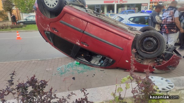 Кола се обърна по таван до “Розариума“