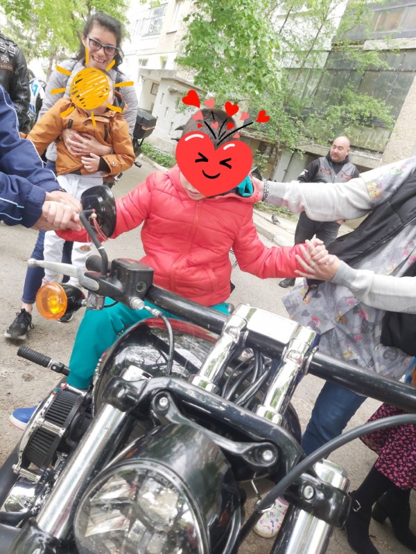 Благодарствен адрес до мото клуб “Черните рози“ от Дневен център за деца с увреждания