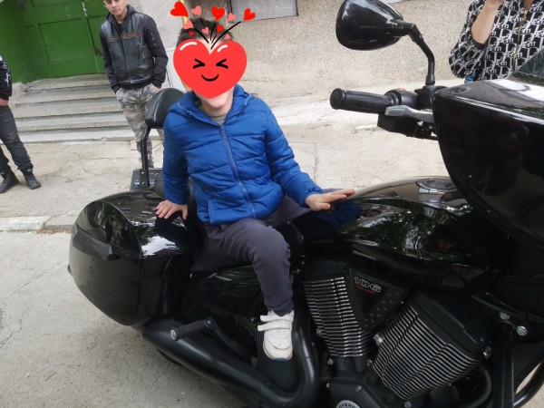 Благодарствен адрес до мото клуб “Черните рози“ от Дневен център за деца с увреждания