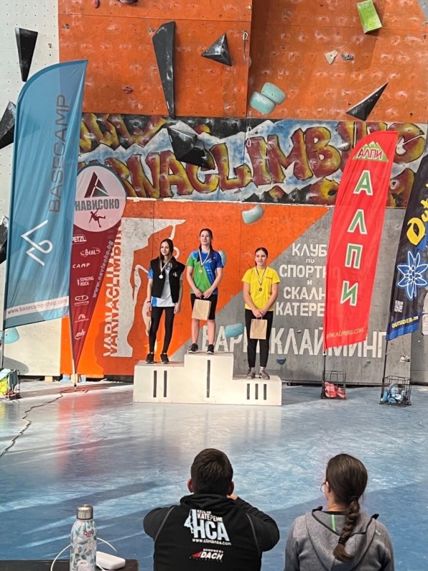 Катерачите от “Селт“ спечелиха 8 медала от състезание по спортно катерене във Варна