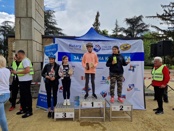 Велопразник събра десетки деца в парк “Розариум“