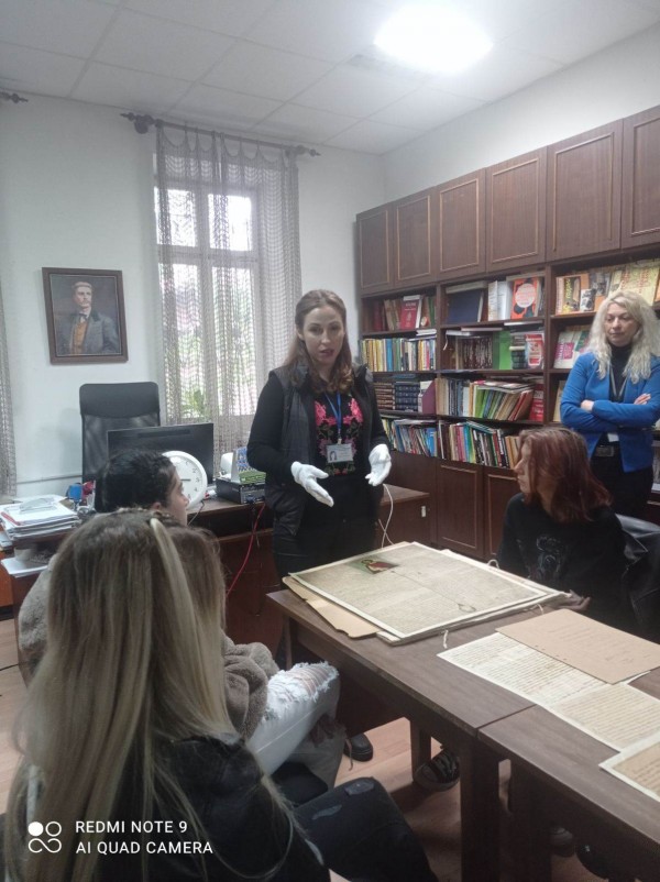 Група „Род и памет“ от ПХГ „Св. св. Кирил и Методий“ посети Държавен архив - Стара Загора