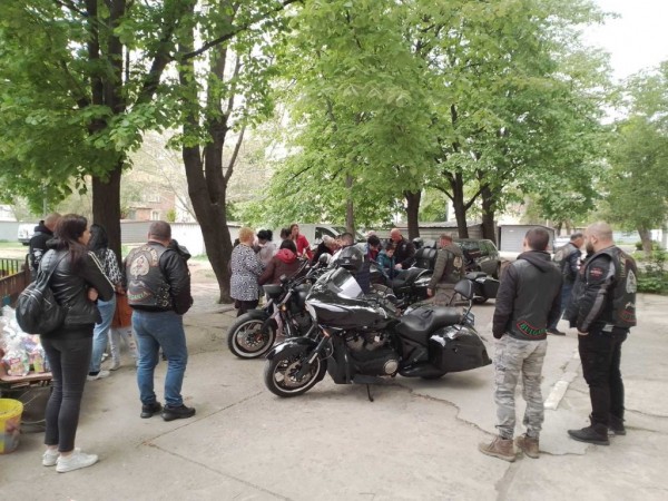 Благодарности към мото клуб “Черните рози“ за проявената човещина към децата с увреждания