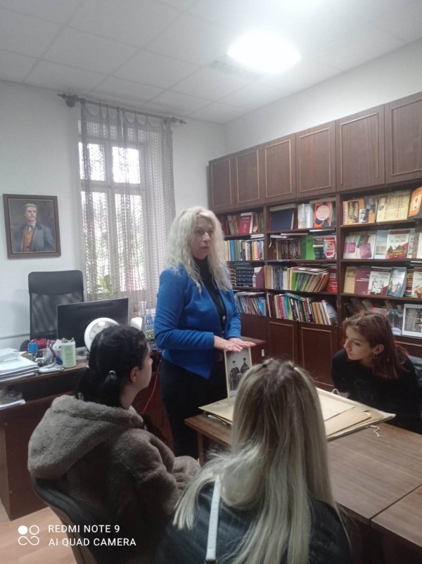 Група „Род и памет“ от ПХГ „Св. св. Кирил и Методий“ посети Държавен архив - Стара Загора