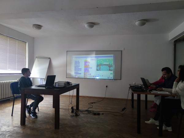 С 2 грамоти за трето място и 4 за отлично представяне се завърнаха от Финал 4 програмисти от 5-и и 6-и клас